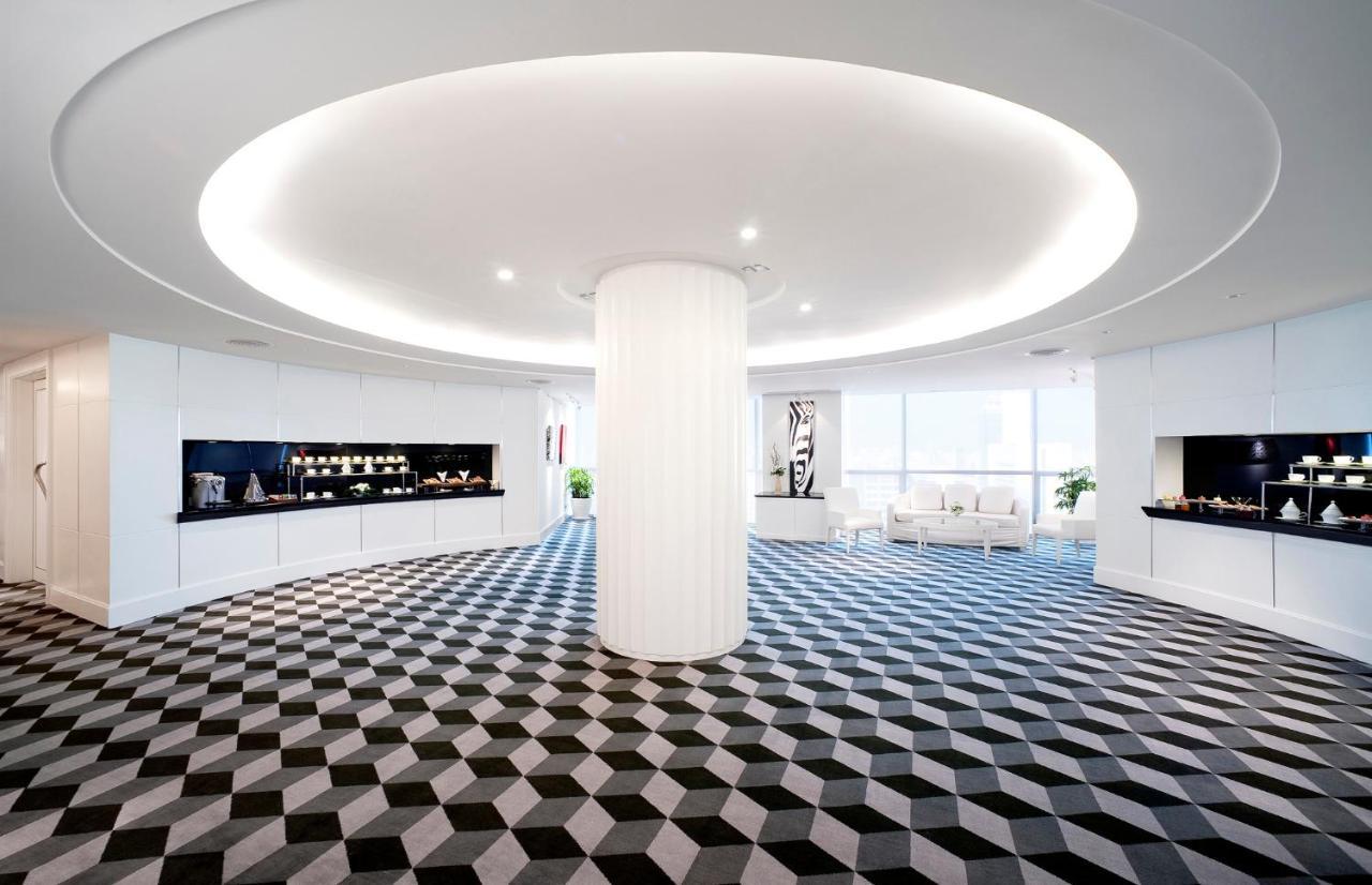 Pullman Bangkok Hotel G - SHA Plus Certified Kültér fotó The interior of the 10000 m2 (107,600 sq ft) headquarters of the company in Munich, Germany