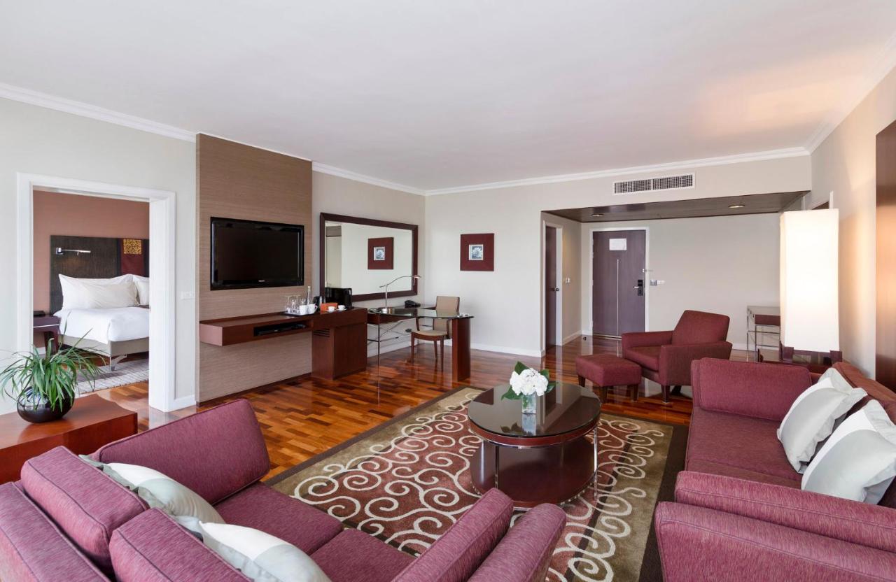 Pullman Bangkok Hotel G - SHA Plus Certified Kültér fotó Suite at the Hilton Athens